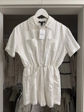 FOREVER 21 White Textured Lightweight Short-Sleeve Utility Romper XS NWT
